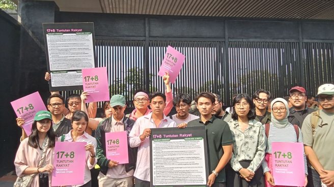 Tuntutan Rakyat untuk DPR RI agar bebenah (Kompas).
