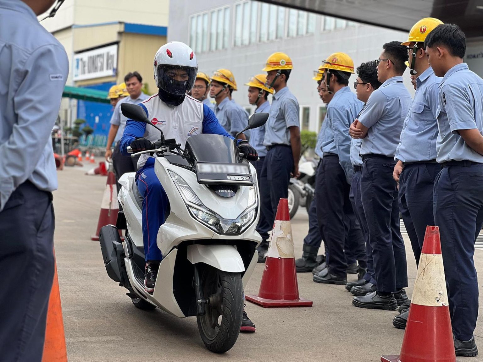 Bangun Kesadaran Berkendara Aman, Mulai dari Cinta pada Keluarga (dok).
