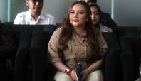 Lisa Mariana ditetapkan sebagai tersangka atas pencemaran nama baik (BeritaNasional).