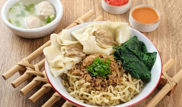 Rekomendasi kuliner bakmi legendaris di Kota Bandung (Finna Food).