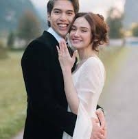 Syifa Hadju dilamar El Rumi di Swiss (Instagram Syifa Hadju).