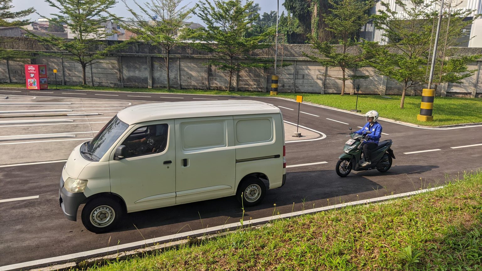 Waspadai Area Blindspot, Kunci Aman Berkendara di Jalan Raya (dok Honda).