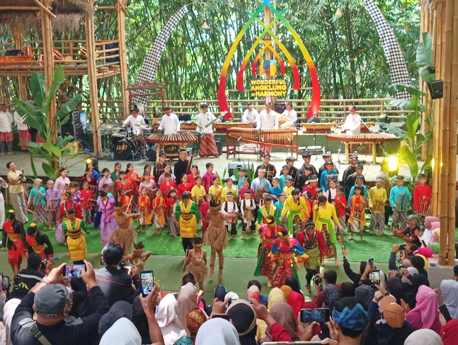Wonderful Angklung in Harmony Peringatan 15 Tahun Angklung Sebagai Warisan Budaya Dunia oleh UNESCO (Rizki Oktaviani/Prolitenews).