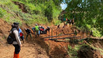 Akses Jalan di Desa Bangsaya Cililin Terputus (dok).