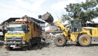 Pemkot Bandung Bertahap Angkut 500 Meter Kubik Sampah di TPS Pasar Ciwastra (dok).