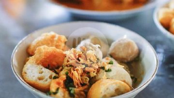 Kuliner kaki lima di Kota Badung (Gofood).