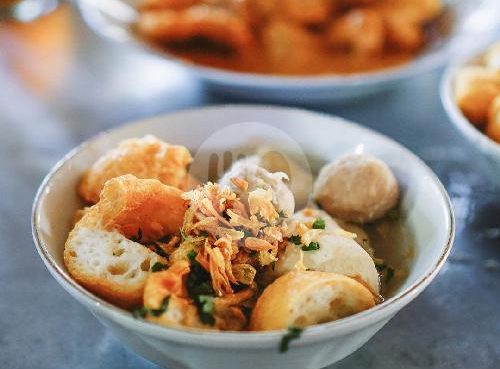 Kuliner kaki lima di Kota Badung (Gofood).