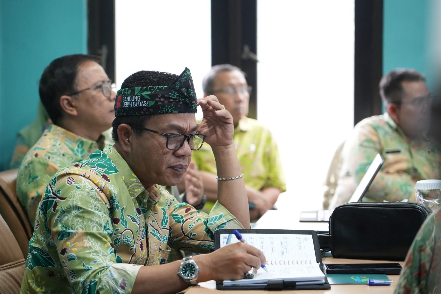 Dadang Supriatna Sapa Warga di Pelosok Kabupaten Bandung dalam Program Bunga Desa (dok).