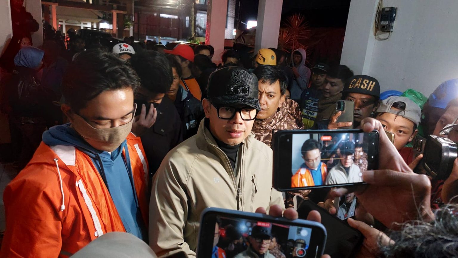 Wakil Mentri Dalam Negeri Bima Arya Tinjau Lokasi Bencana Longsor di Cisarua (dok).