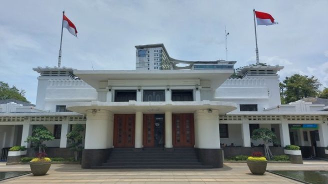 Ekonomi Tumbuh di Atas 5 Persen, Farhan Fiskal Bandung Sangat Sehat (mtro TV).