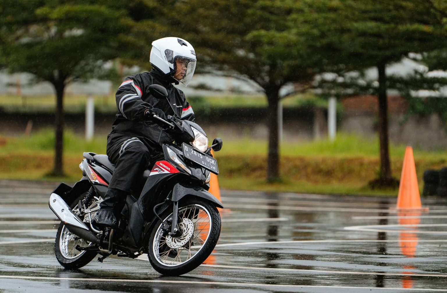 Tips Merawat Sepeda Motor di Musim Hujan (dok Honda).