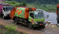 Pengangkutan ke TPA Sarimukti Kembali Berjalan, Penanganan Sampah Berangsur Normal (dok).