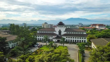 bandung top 5 Destinasi Wisata Asia