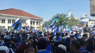 Walau Ada 122 Insiden, Keseluruhan Acara Konvoi Kemanangan Persib Juara Berjalan Lancar (dok).