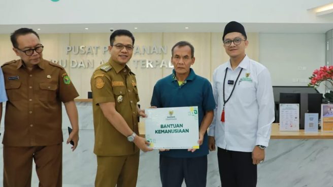 Jenguk Korban Penyekapan di RSHS (dok).