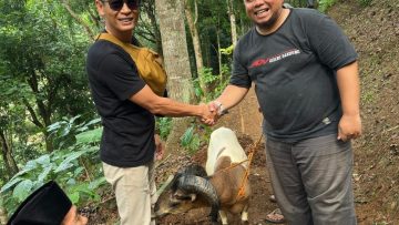 Komunitas ADV Riders Bandung menggelar acara berkurban (dok).
