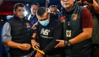 Taufik Hidayat diamankan Polda Jawa Barat (Kompas).