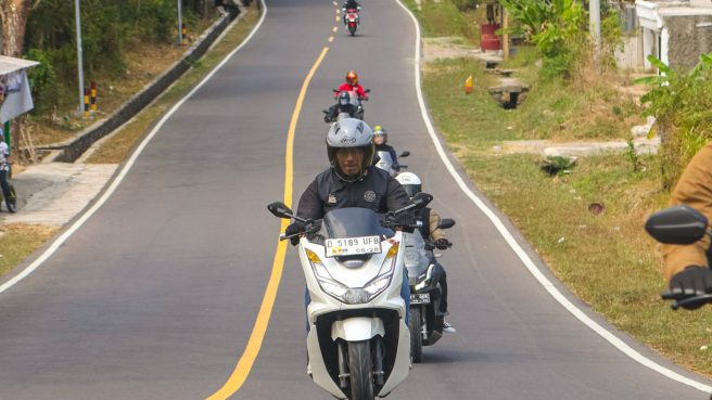 Hadapi Tanjakan Saat Touring, Terapkan Teknik Berkendara Aman (dok).