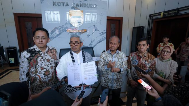 Pemerintah Kota (Pemkot) Bandung bersama Kementerian Pendidikan Tinggi, Sains, dan Teknologi (Kemdiktisaintek) serta Badan Pengelola Investasi (BPI) Danantara menyiapkan pengembangan fasilitas pengolahan sampah (Humas Kota Bandung).