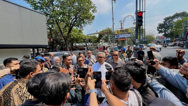 Wali Kota Bakal Seret Penebangan 10 Pohon di Jalan LLRE Martadinata (dok).
