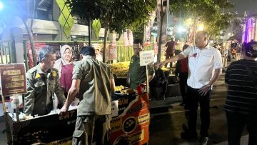 Wali Kota Bekasi Tertibkan PKL Plaza Patriot Chandrabhaga (dok).