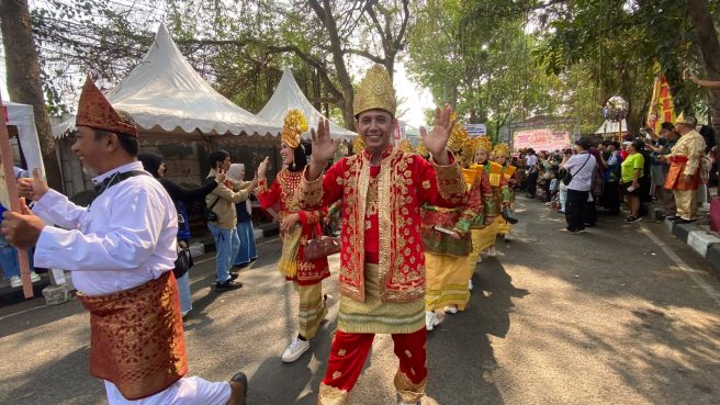 Kirab Budaya Pesona Nusantara di Kecamatan Andir memeriahkan HJKB ke-216 (dok).