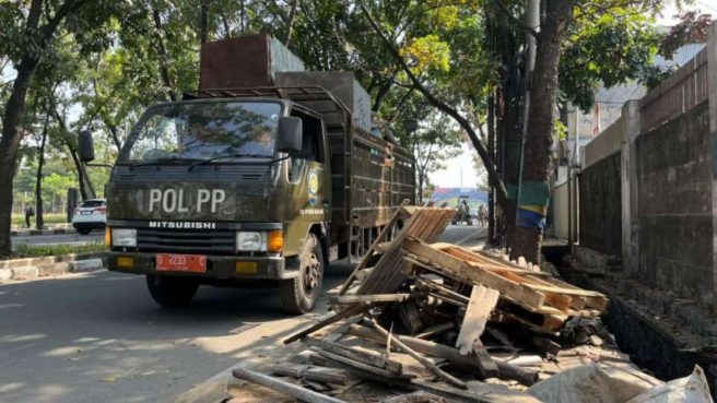 Satpol PP Bandung Intensifkan Penertiban Bangli dan PKL di Ruang Publik (dok).