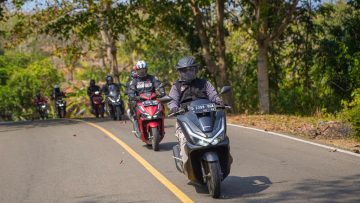 Hadapi Musim Hujan, Pengendara Motor Perlu Kuasai Teknik Pengereman dan Jaga Jarak Aman (dok).