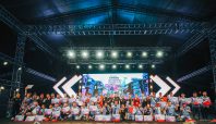 Para National Champion Honda Modif Contest (HMC) 2026 kategori Sport, Ultimate, serta Matic & Cub berfoto bersama manajemen PT Astra Honda Motor (AHM) dalam gelaran Final Battle HMC 2026 di Ambarawa, Jawa Tengah, Sabtu (24/10) (dok Honda).